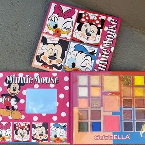 Mickey & Friends New 20 Eyeshadow/ 2 Highlighter/1 Blush Pallet